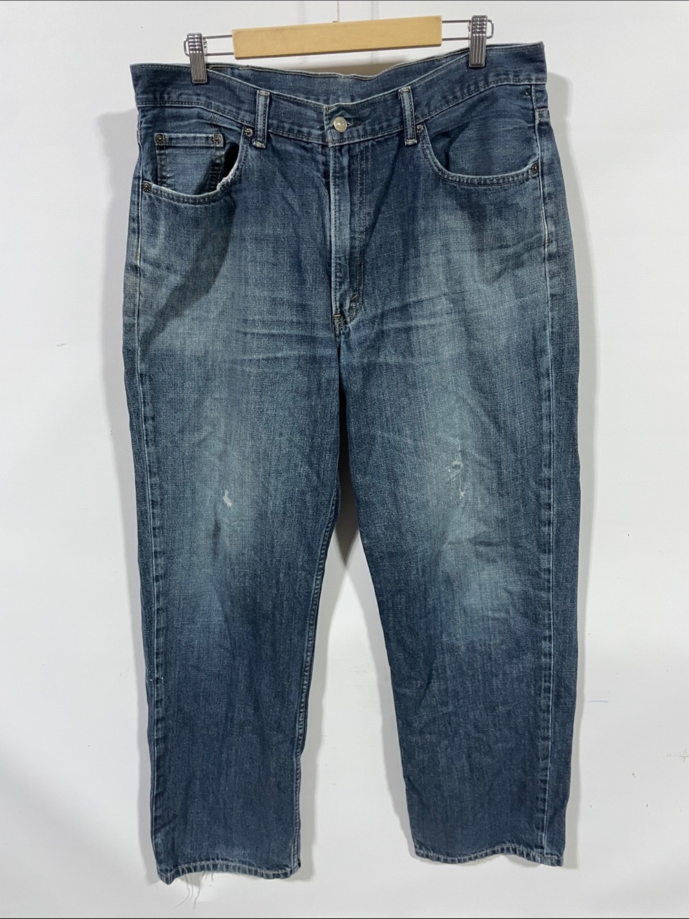 Levi's 550 Relaxed Fit Faded Blue Jeans